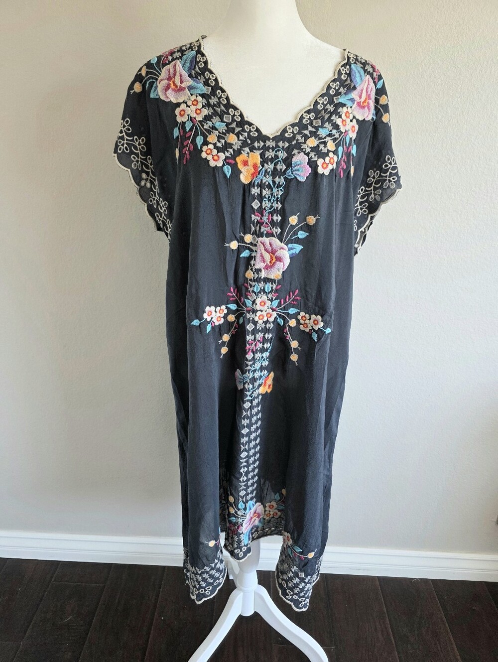 Johnny Was Keva Floral Embroidered Slip Dress Size Large Sheer Gray C38320-4